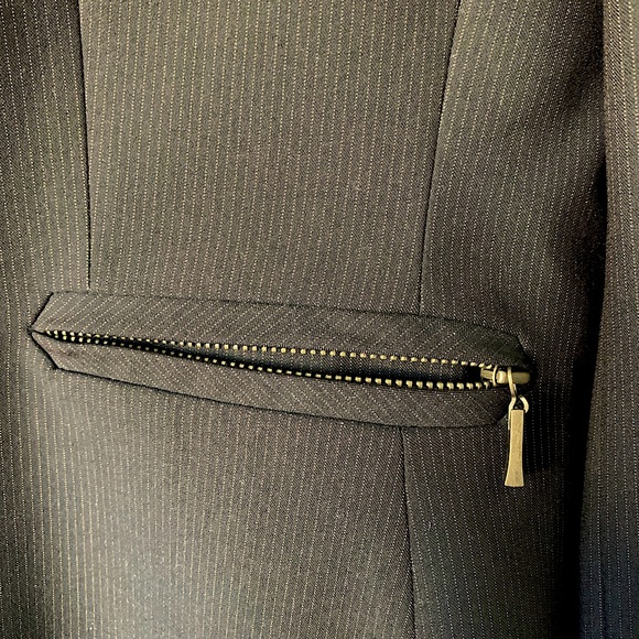 Tahari 2-button cropped suit jacket US18 - Picture 3 of 5